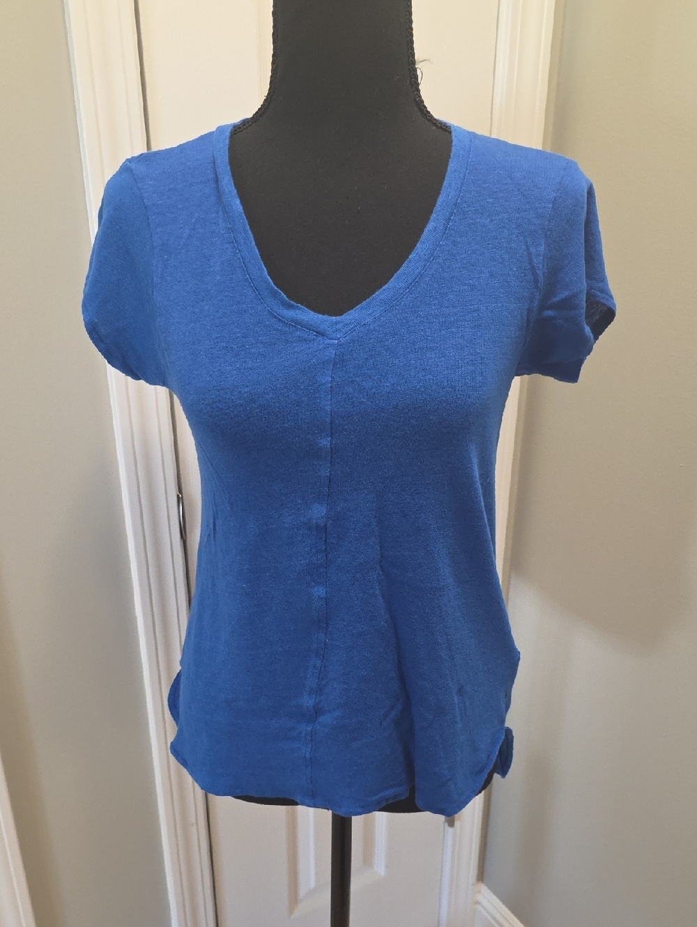 Tahari Royal Blue V-Neck Short Sleeve Tee
